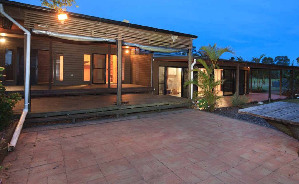 The island has two buildings, a main three-bedroom house which can accommodate up to 20 people and a smaller artist’s retreat on the other side of the island. The island has two buildings, a main three-bedroom house which can accommodate up to 20 people and a smaller artist’s retreat on the other side of the island.